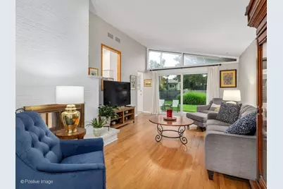901 S Myrtle Avenue, Villa Park, IL 60181 - Photo 3