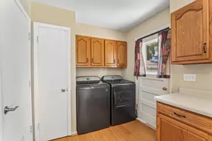 1212 Carswell Ave, Elk Grove Village, IL 60007 - Photo 13