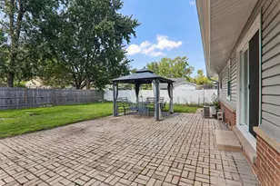 1212 Carswell Ave, Elk Grove Village, IL 60007 - Photo 27
