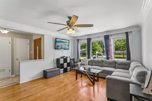 1212 Carswell Ave, Elk Grove Village, IL 60007 - Photo 5