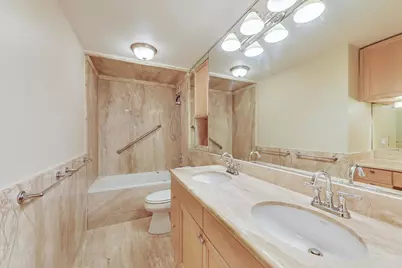 201 E Chestnut Street #3A, Chicago, IL 60611 - Photo 7