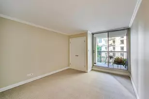 201 E Chestnut St, Chicago, IL 60611 - Photo 11