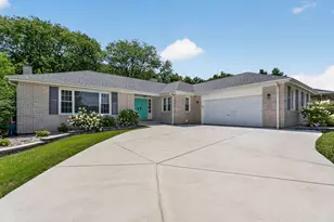 7449 W Ute Ln, Palos Heights, IL 60463 - Photo 1
