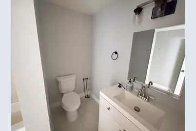 2039 Cherry Avenue, Hanover Park, IL 60133 - Photo 9