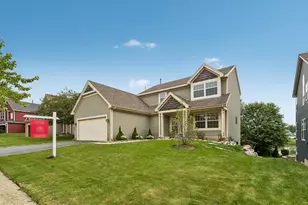 1092 N Camden Ln, South Elgin, IL 60177 - Photo 1