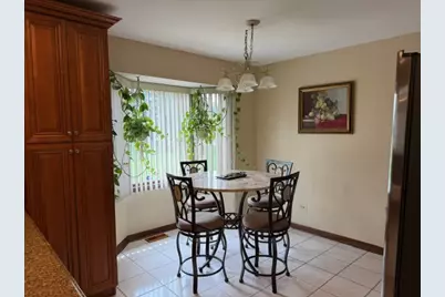 8283 Lake Ridge Drive, Burr Ridge, IL 60527 - Photo 13