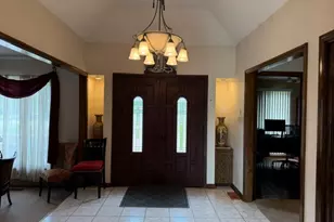 8283 Lake Ridge Dr, Burr Ridge, IL 60527 - Photo 3