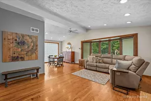 120 S Prairie Ave, Bloomingdale, IL 60108 - Photo 3