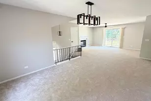 1975 Windsong Dr, Schaumburg, IL 60194 - Photo 5