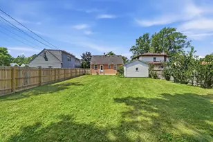 1009 Leith Ave, Waukegan, IL 60085 - Photo 33