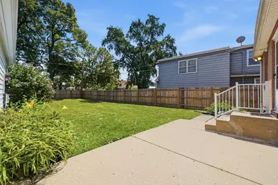 1009 Leith Avenue, Waukegan, IL 60085 - Photo 31