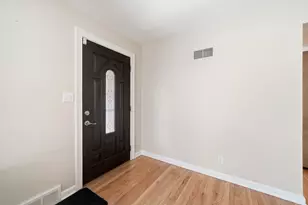 1009 Leith Ave, Waukegan, IL 60085 - Photo 3