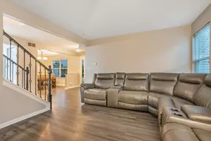 525 Arlington Ln, South Elgin, IL 60177 - Photo 5