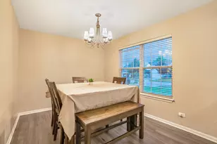 525 Arlington Ln, South Elgin, IL 60177 - Photo 7