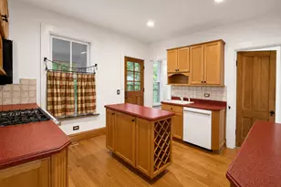 1013 Simpson St, Evanston, IL 60201 - Photo 5