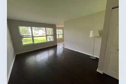 358 Woodview Circle #B, Elgin, IL 60120 - Photo 3