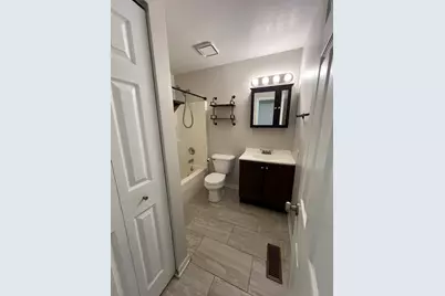 358 Woodview Circle #B, Elgin, IL 60120 - Photo 9