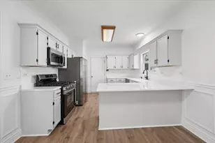 415 Juniper Dr, North Aurora, IL 60542 - Photo 9