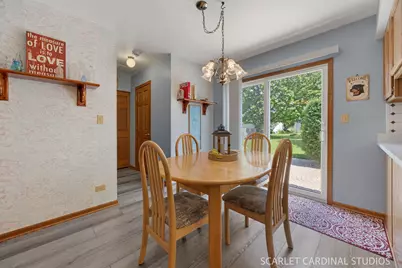 127 Forestview Lane, Aurora, IL 60502 - Photo 7