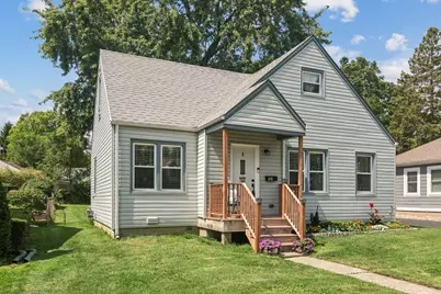 418 S Lake Terrace, Mundelein, IL 60060 - Photo 1