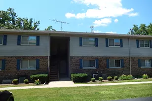 375 Woodridge Cir, South Elgin, IL 60177 - Photo 1