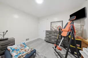 3049 W 71st St, Chicago, IL 60629 - Photo 17