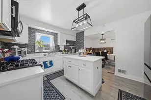 3049 W 71st St, Chicago, IL 60629 - Photo 9