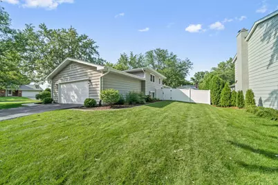 1340 Clyde Drive, Naperville, IL 60565 - Photo 23
