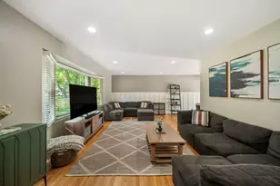 1340 Clyde Dr, Naperville, IL 60565 - Photo 3