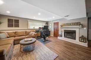 1340 Clyde Dr, Naperville, IL 60565 - Photo 11
