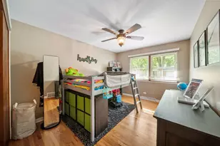 1340 Clyde Dr, Naperville, IL 60565 - Photo 15
