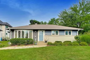 466 N Ridgeland Ave, Elmhurst, IL 60126 - Photo 1