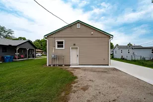 118 E Diller St, Pontiac, IL 61764 - Photo 23