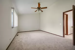 216 Brittany Dr, Streamwood, IL 60107 - Photo 15