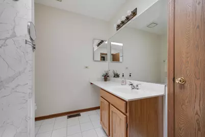 216 Brittany Drive #8E-2, Streamwood, IL 60107 - Photo 19