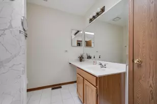 216 Brittany Dr, Streamwood, IL 60107 - Photo 19