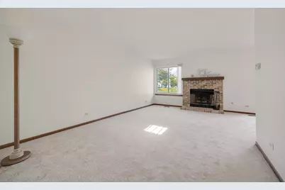 216 Brittany Drive #8E-2, Streamwood, IL 60107 - Photo 5