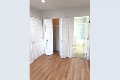 [Address not provided], Schaumburg, IL 60194 - Photo 13