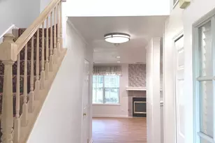 302 Sheffield Dr, Schaumburg, IL 60194 - Photo 3