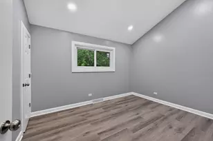 257 Dover Dr, Des Plaines, IL 60018 - Photo 7