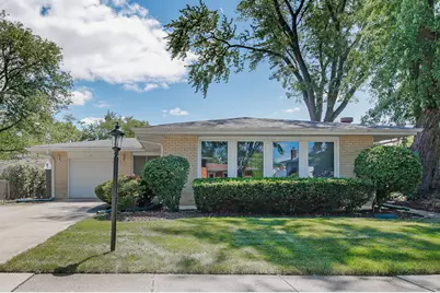 281 Diamond Head Drive, Des Plaines, IL 60018 - Photo 1