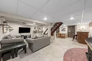 281 Diamond Head Dr, Des Plaines, IL 60018 - Photo 23