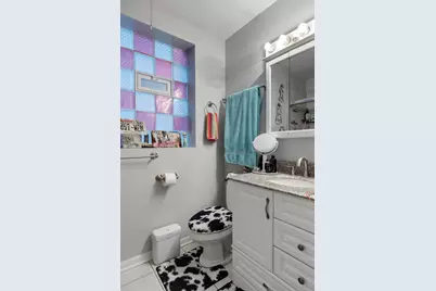 1522 N Bosworth Avenue #2, Chicago, IL 60642 - Photo 11