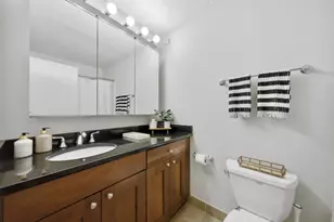 10 E Ontario St, Chicago, IL 60611 - Photo 5