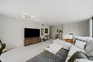 10 E Ontario St, Chicago, IL 60611 - Photo 3