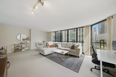 10 E Ontario Street #2111, Chicago, IL 60611 - Photo 5