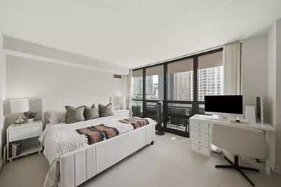 10 E Ontario Street #2111, Chicago, IL 60611 - Photo 9