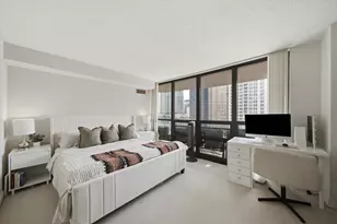 10 E Ontario St, Chicago, IL 60611 - Photo 9