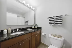 10 E Ontario St, Chicago, IL 60611 - Photo 11