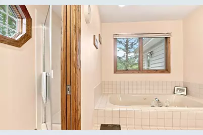 1419 Stevenson Drive, Libertyville, IL 60048 - Photo 21